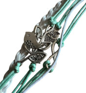 Gevlochten dames armband, mint/wit met bedeltjes